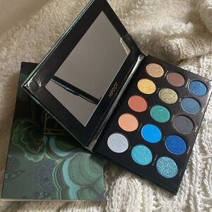 HIPDOT cenote pressed eyeshadow palette